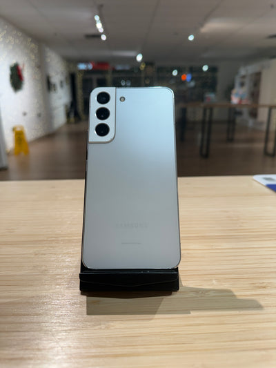 Samsung S22 White (Like-New)